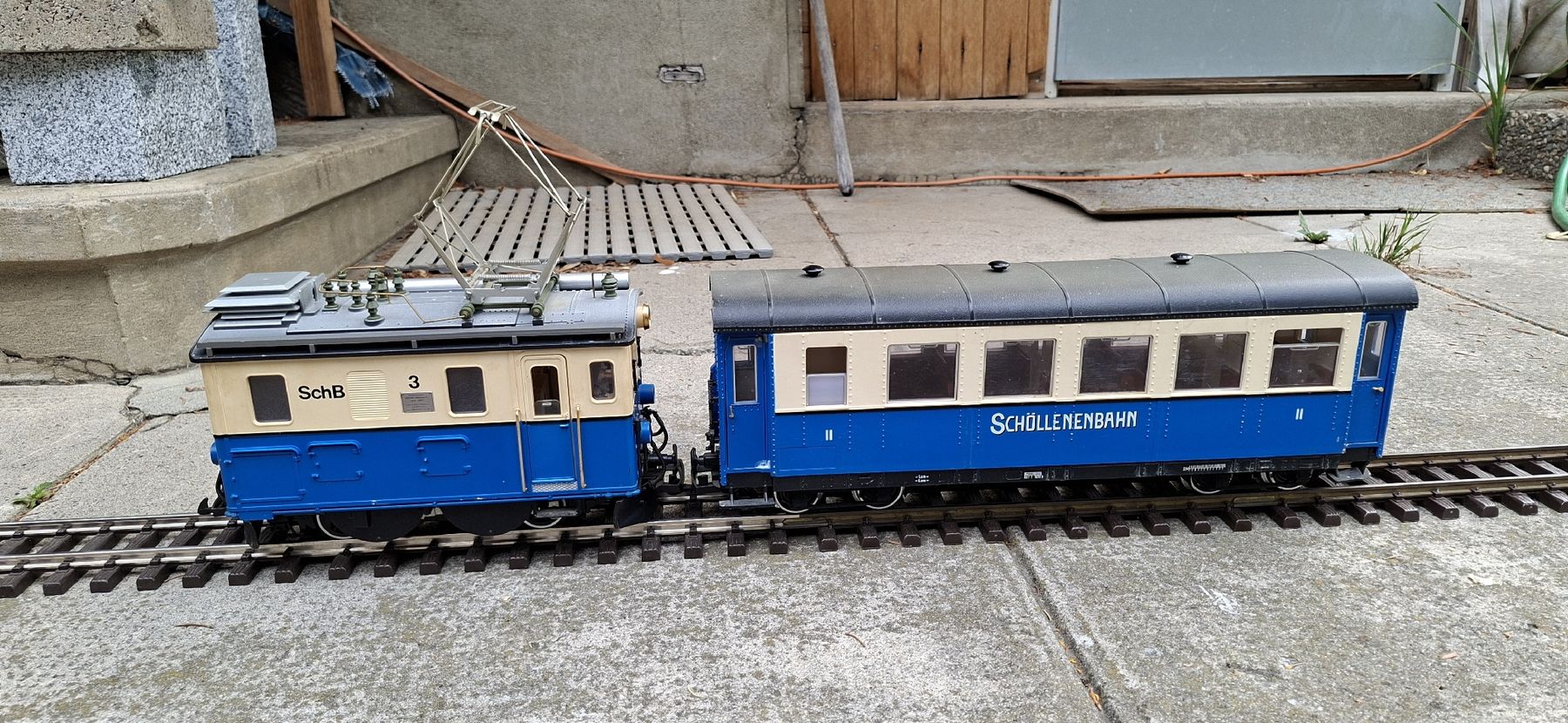 LGB Modelleisenbahnen: LGB Schöllenenbahn Zug – Gebraucht aus Münsingen von wd65