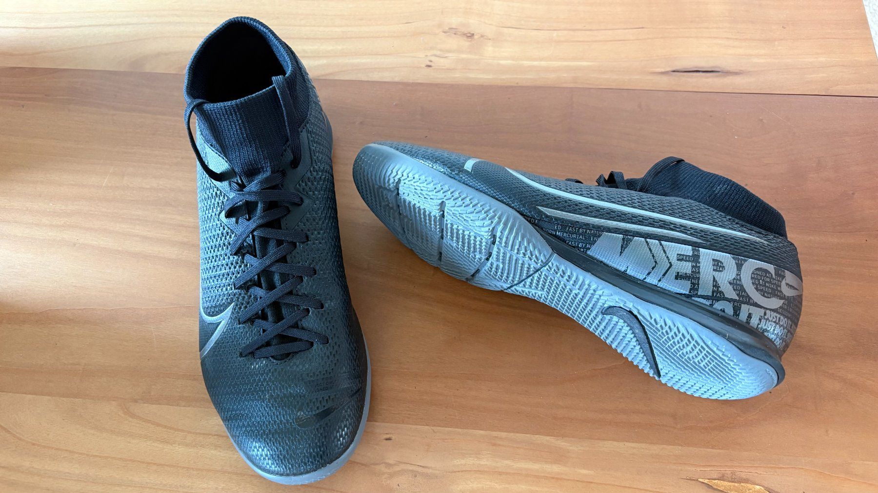 Nike Chaussures hommes: Nike Hallenfussballschuhe – D'occasion à Spiez par rezibur