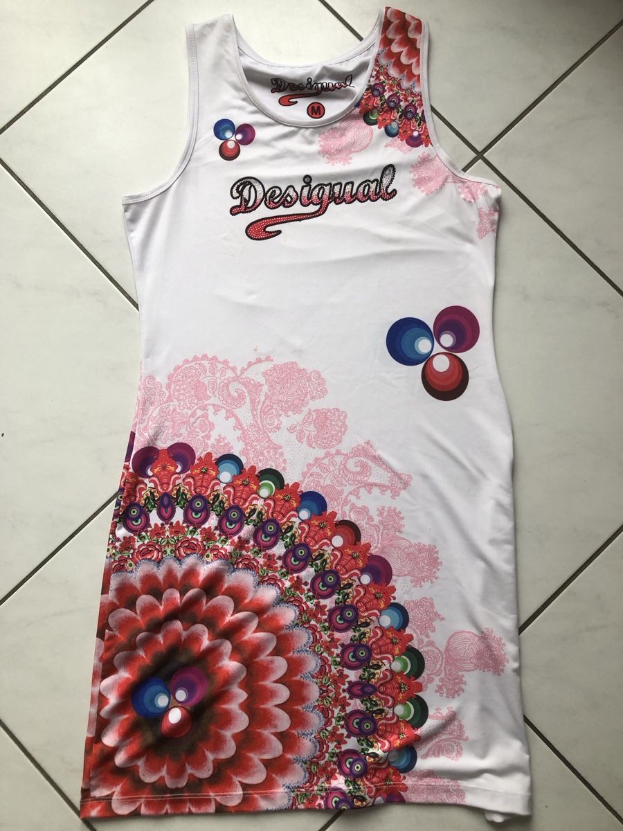 Kleider: Desigual Strandkleid Gr M – Gebraucht aus Zell ZH von Guffos