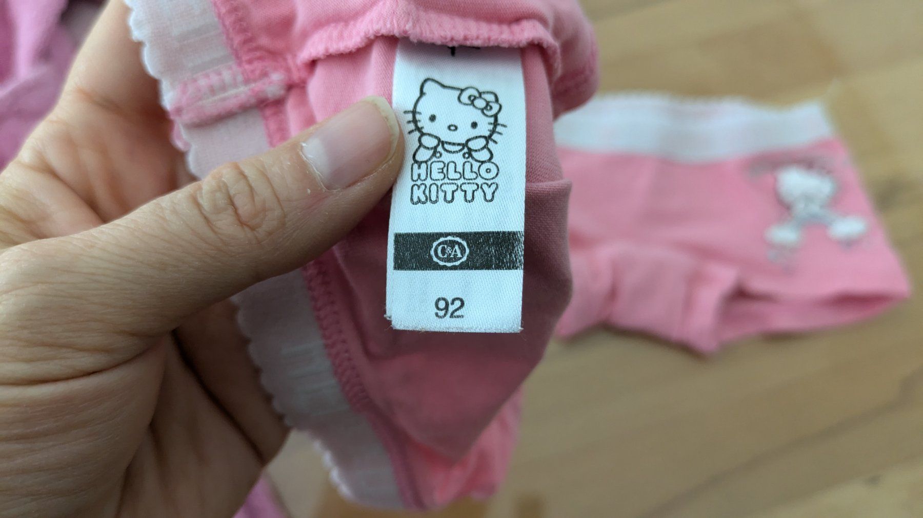 Hello Kitty Lotti & Set di vestiti: Hello Kitty Kleider Set - Divers ab. 92 – Usato da Staufen venduto da Fleby84 6