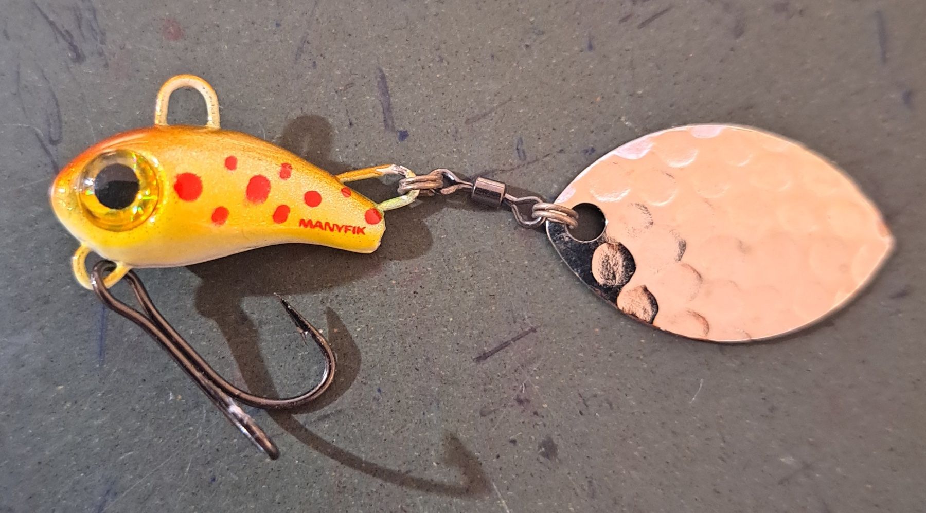 Köder: Vibration Tail 6 gr. Trout – Neu und originalverpackt aus Fribourg von versus702