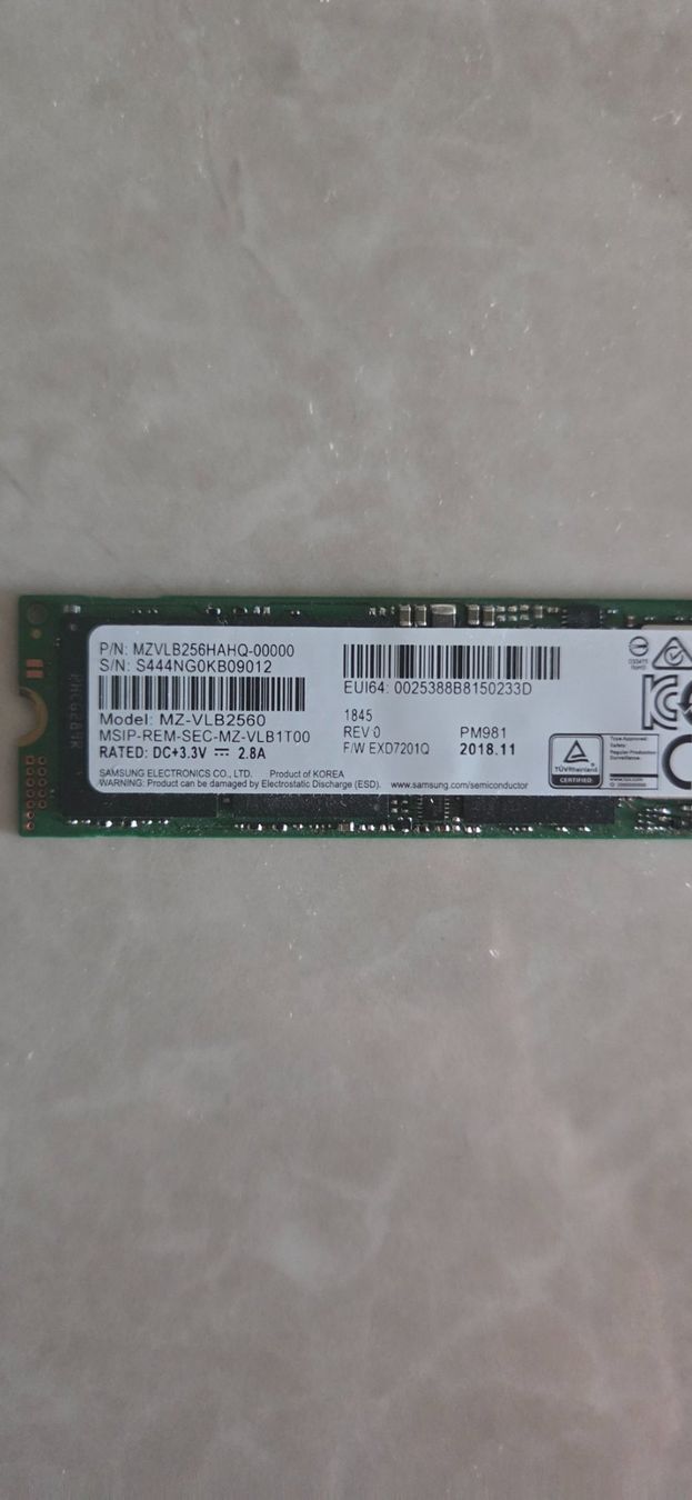 Samsung Dischi rigidi: Samsung 256GB SSD NVMe – Usato da Zihlschlacht venduto da vogelgrip 1