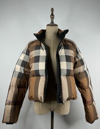 Burberry Daunenjacke Gr. S Braun kariert Winterjacke