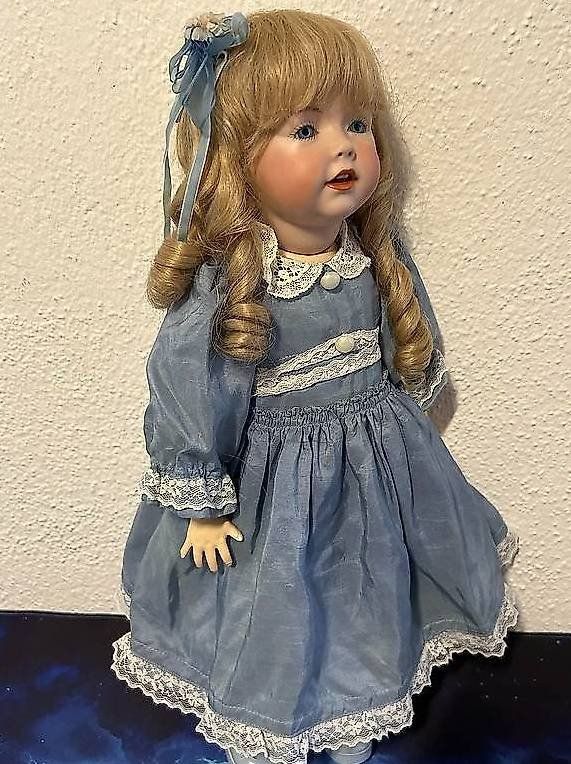 Poupées: Wunderschöne Vintage-Puppe – Neuf (Voir description) à Wil SG par Nvik 1