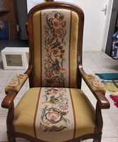Sessel mit Blumenmuster Holzgestell gebrauchter Zustand