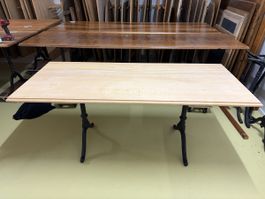 Esstisch, Beizentisch, Holztisch, Gussfüsse