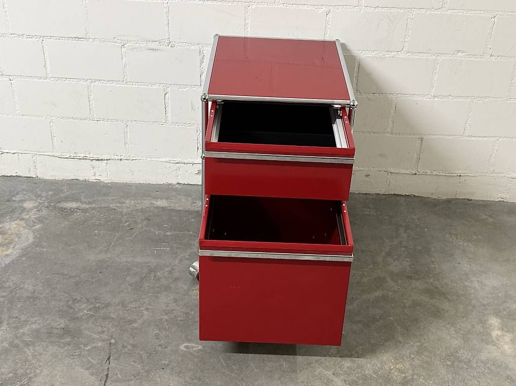 USM Eléments de bureau: USM Haller Korpus Rot – D'occasion à Dietikon par Kumar_Occasionen 5