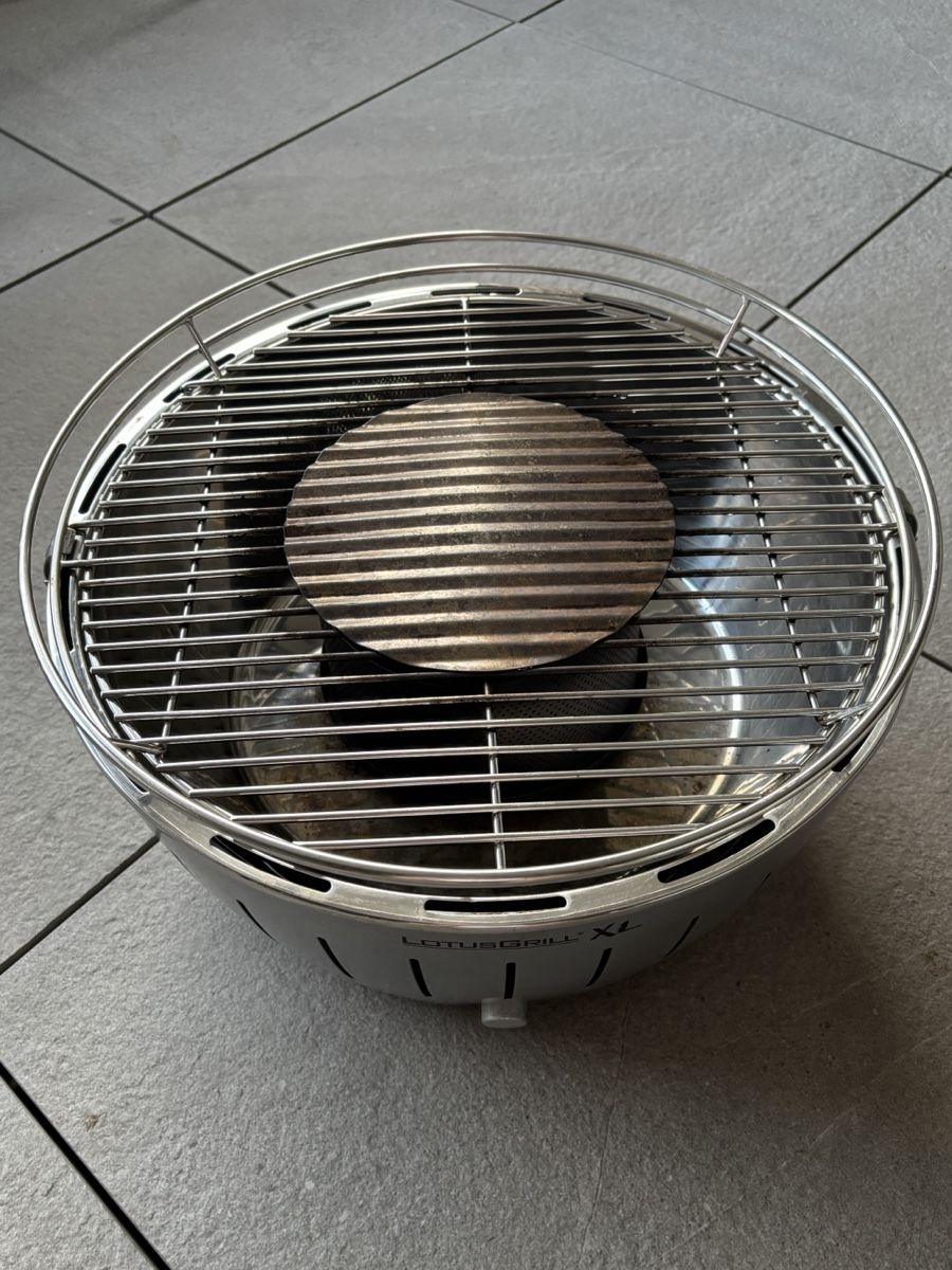 Grills: Lotus Grill XL Grill – Gebraucht aus Tübach von menickey