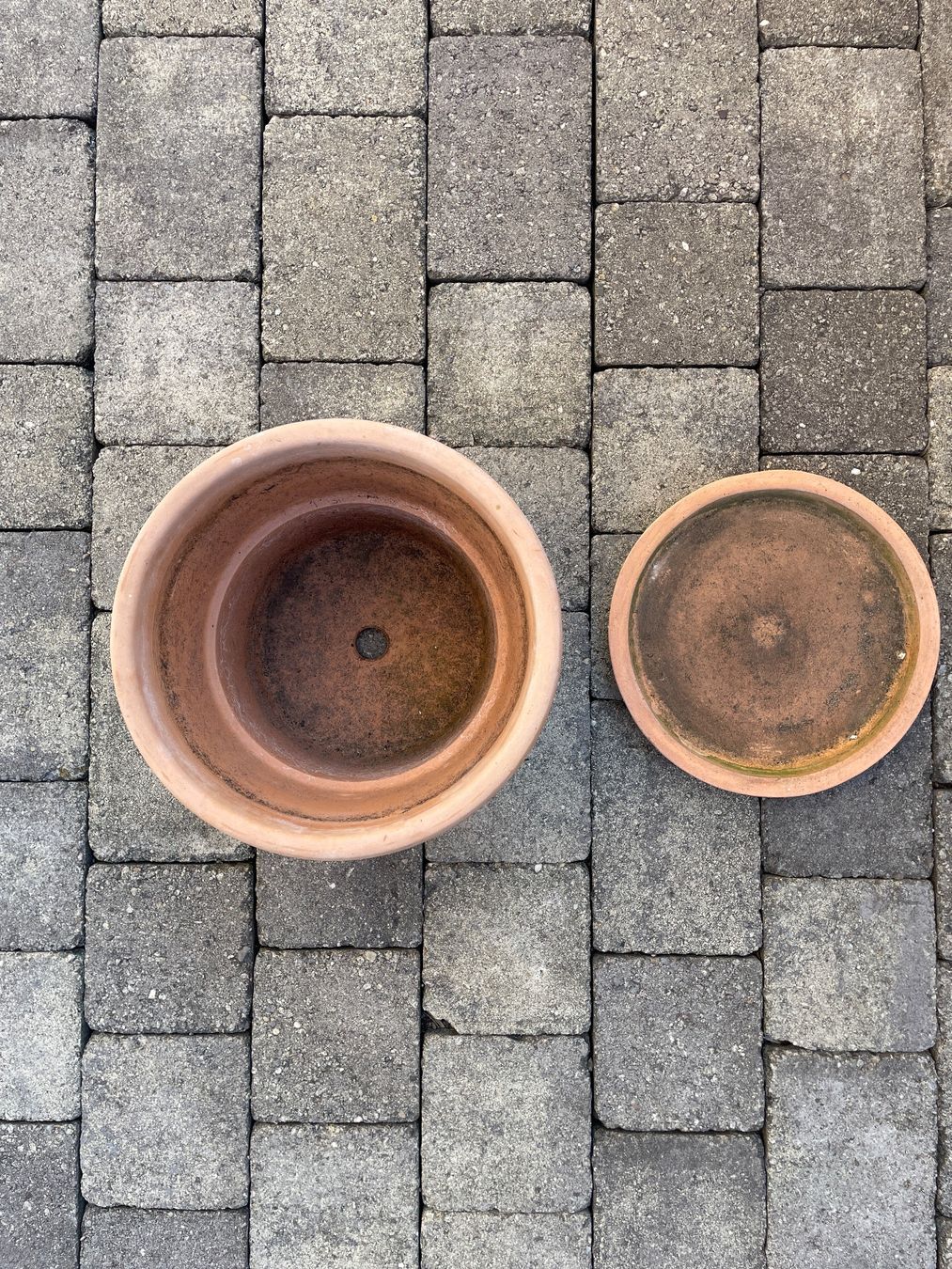 Pots de fleurs: TONKÜBEL mit UNTERSATZ – D'occasion à Geuensee par naruka 1