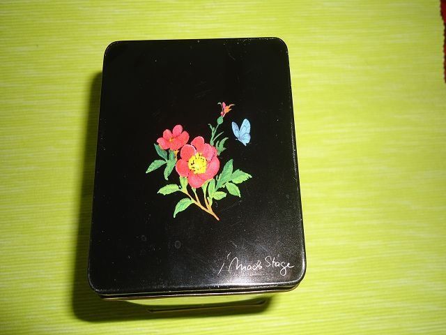 Altro in Decorazioni & Accessori: Dekorative Vintage Dose mit Rosenmuster, Schwarz, – Usato da Ergisch venduto da Haemmerli59 6