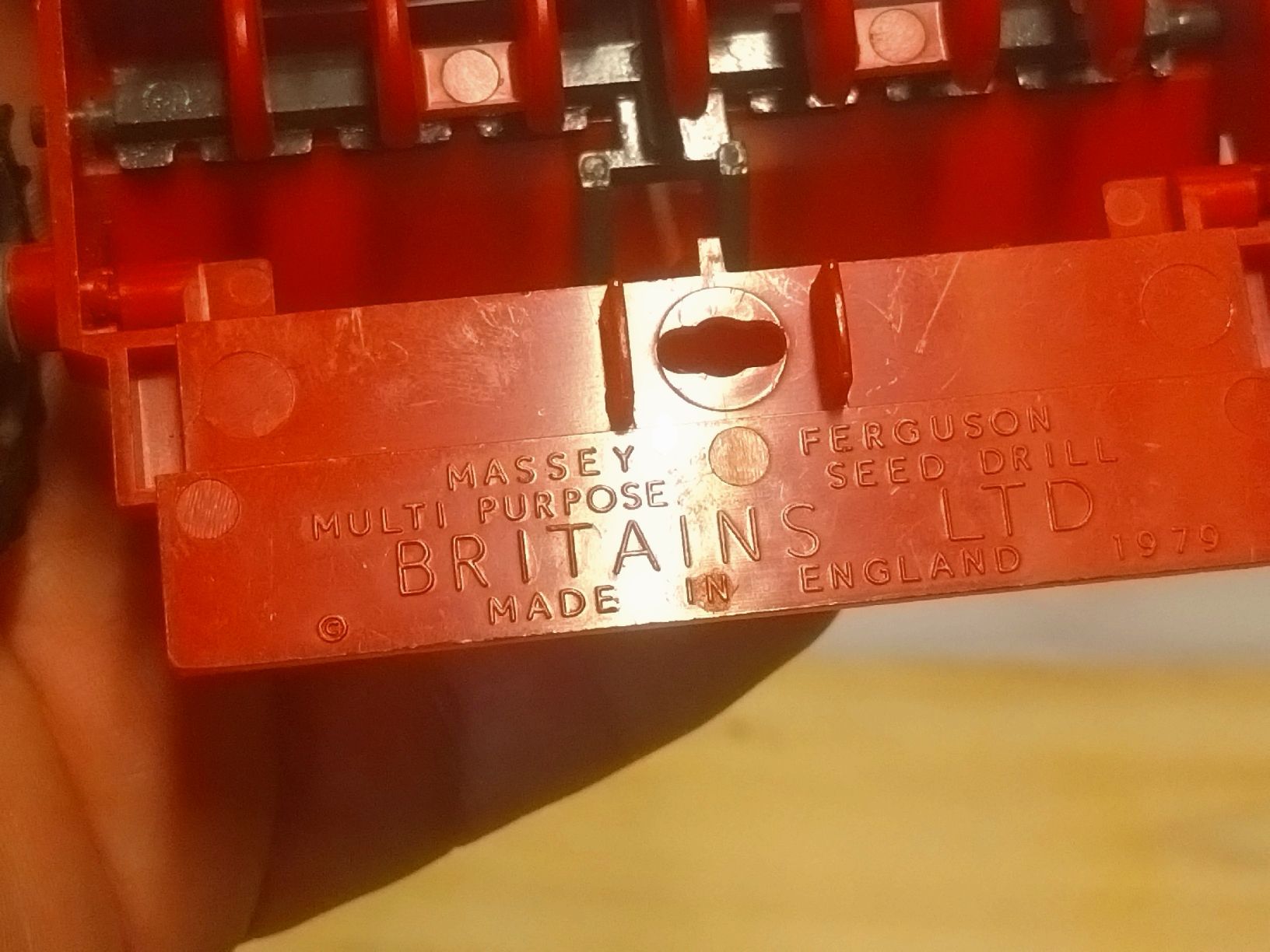 Britains Kit di modellismo & Modellini statici: Moissonneuse-batteuse Massey Ferguson Britains LTD 1970's – Usato da Farvagny-le-Grand venduto da LaCaverne 8
