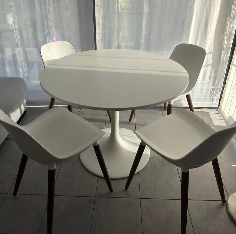 Set di tavolo e panche: Tavolo e 4 sedie – Usato da Pregassona venduto da van_b6c6