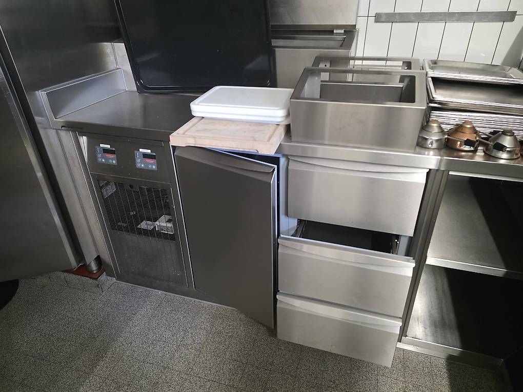 Cucine complete: Kühlmöbel Kalte Küche Kühlschubladen – Usato da Selzach venduto da Grievas