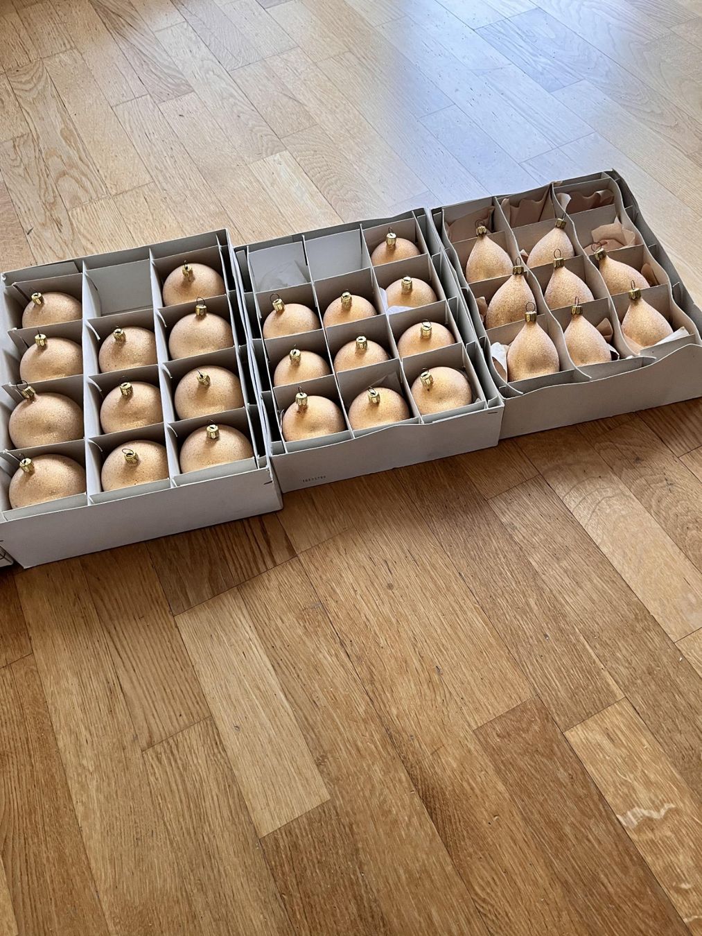 Tutte le decorazioni: Christbaumkugeln gold – Usato da Urtenen-Schönbühl venduto da Musk_69
