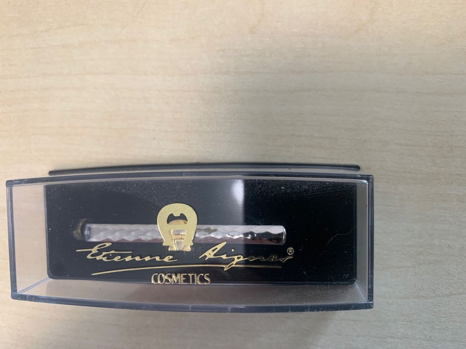 Cravatte: Etienne Eigner Cosmetics Krawattenspange mit Logo – Usato da Langenthal venduto da Brunnbach