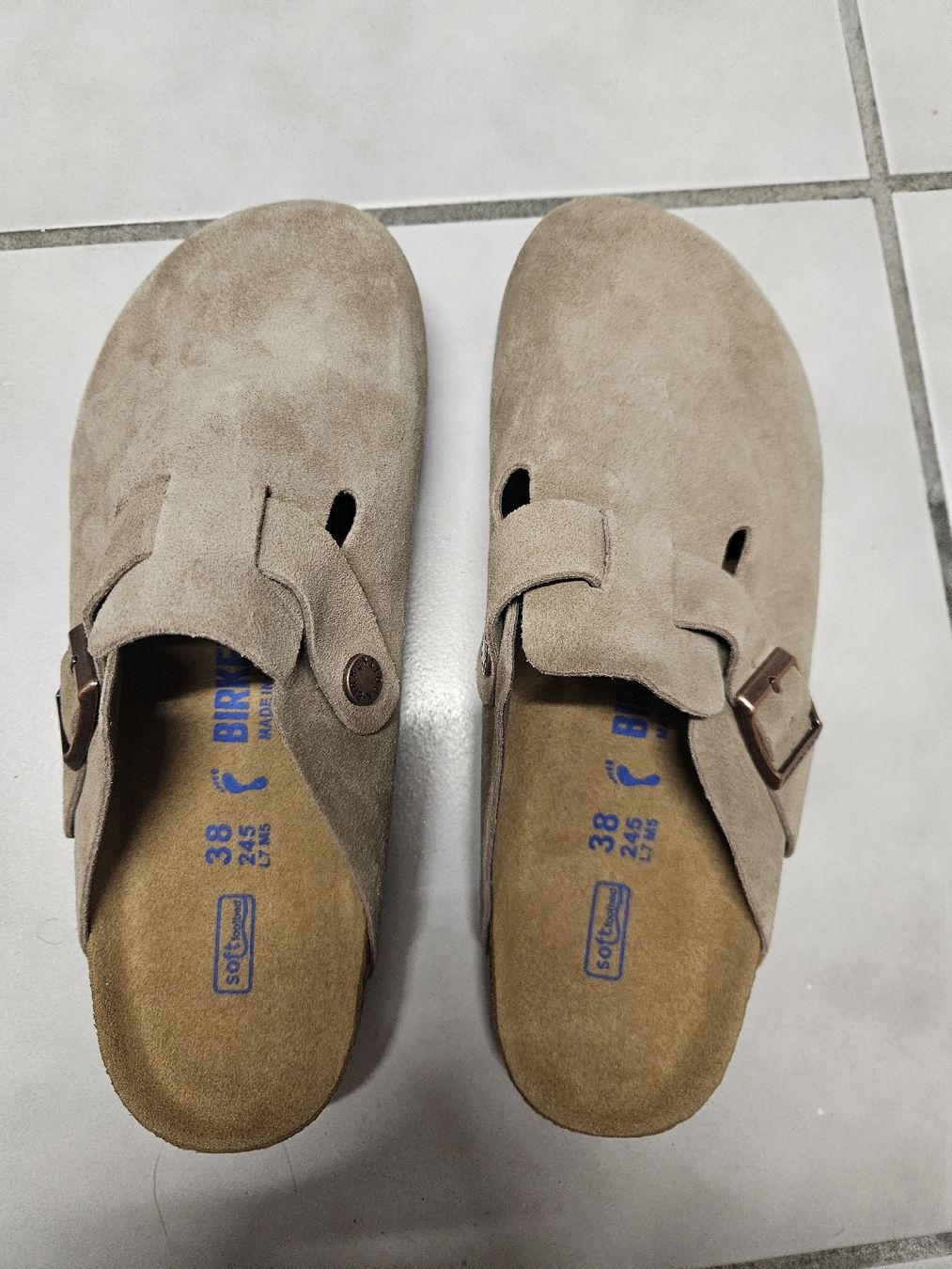 Birkenstock Scarpe da uomo: Birkenstock Boston -  Taupe - EU 38  – Nuovo (secondo la descrizione) da Lostallo venduto da OwiMarket