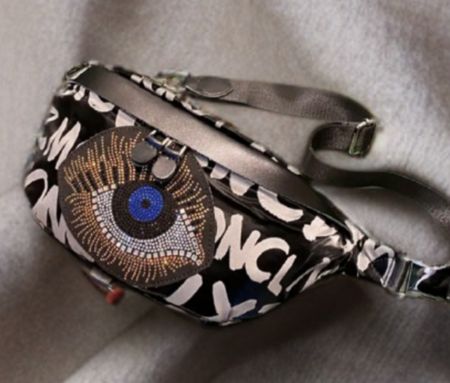 Marsupio con occhio strass