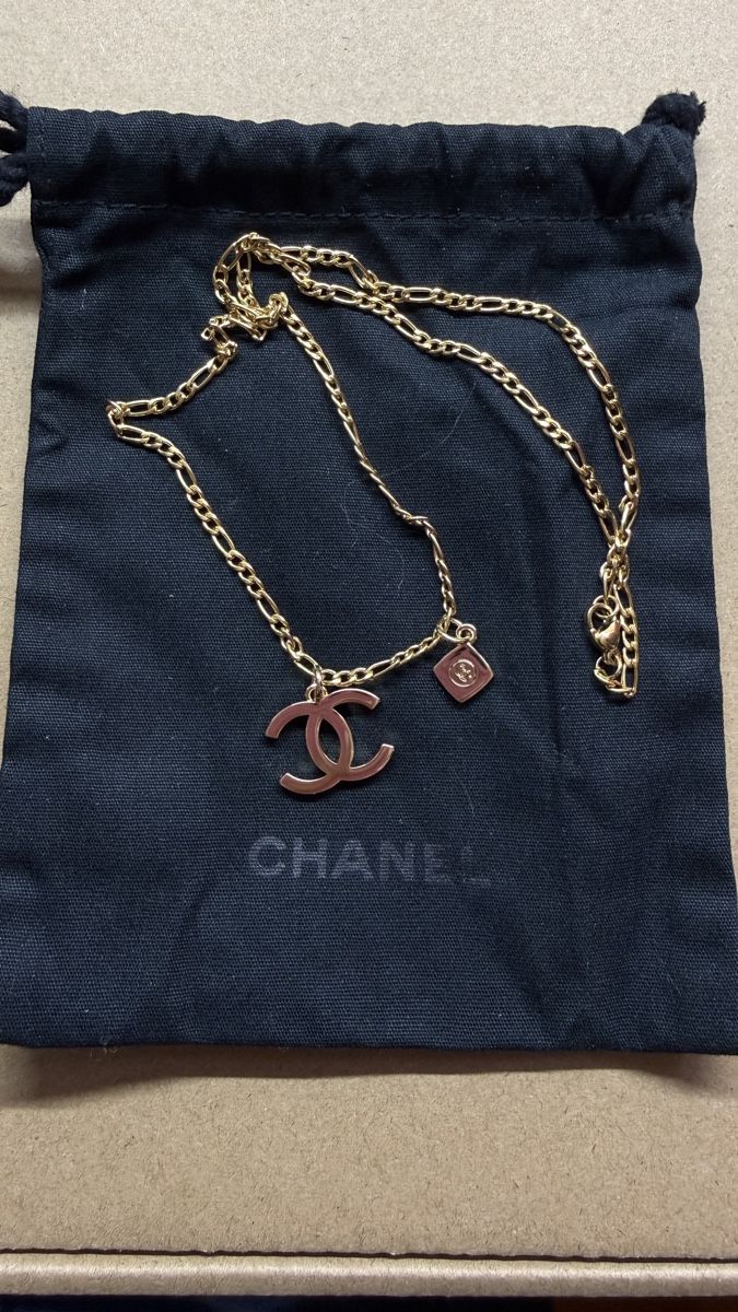 Catenine: Chanel beauty Gold Necklace – Nuovo (secondo la descrizione) da Chur venduto da Madeys 1