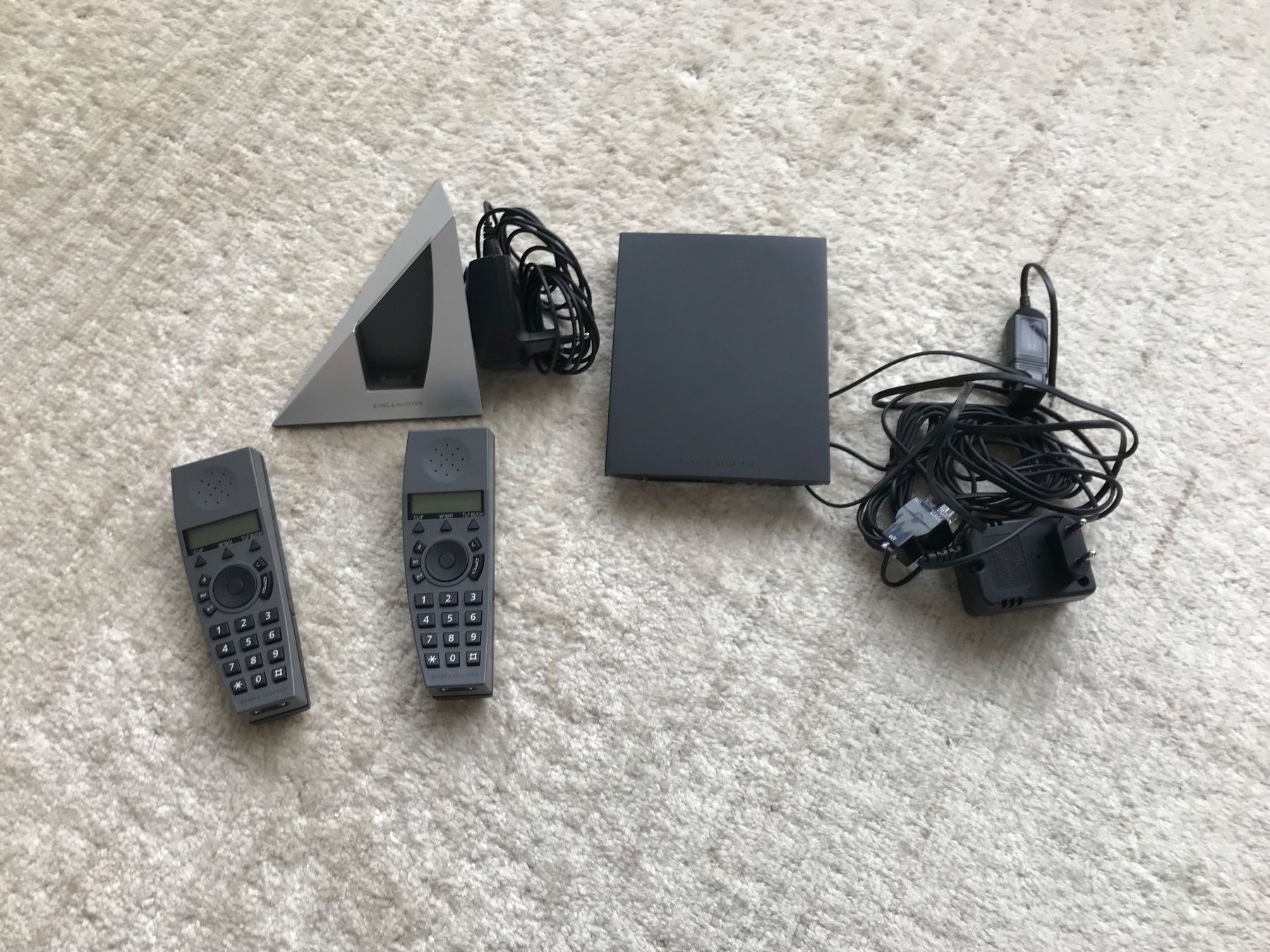Bang & Olufsen Telefone: Beocom 6000 Telefonanlage, Basisstation analog. Ungebraucht. – Neu (gemäss Beschreibung) aus Solothurn von wm45