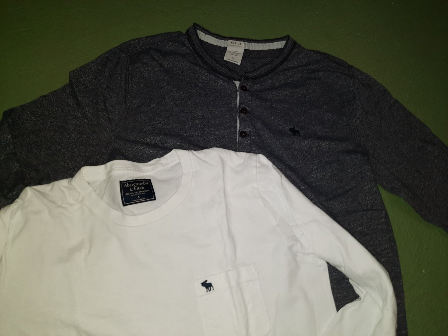 Abercrombie Pullover & Sweatshirts: 2x Abercrombie Shirt – Gebraucht aus Niederglatt ZH von Bobsli 1