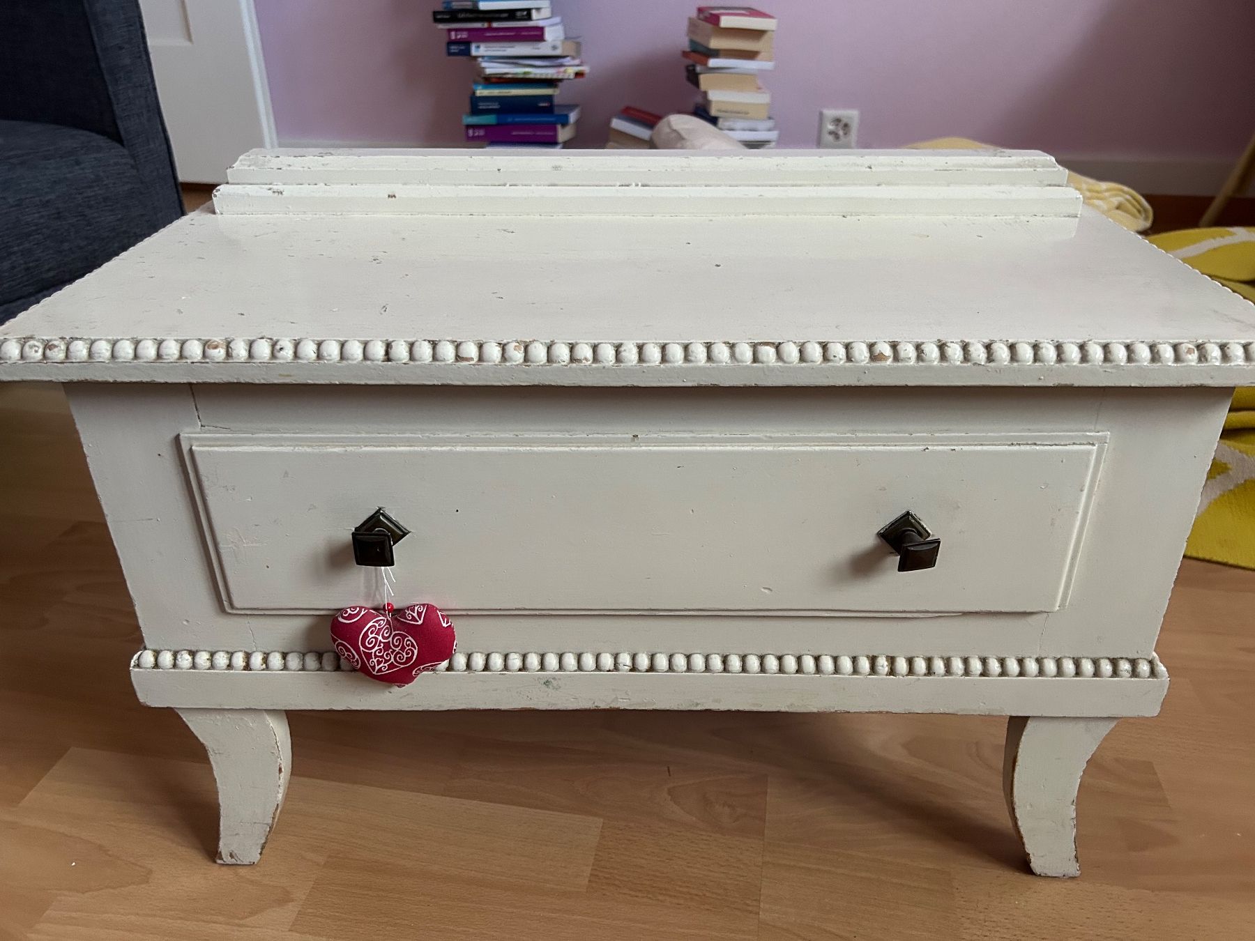 Commodes: kleines, altes Schränkchen Shabby chic – D'occasion à Zuchwil par bea_tl7p
