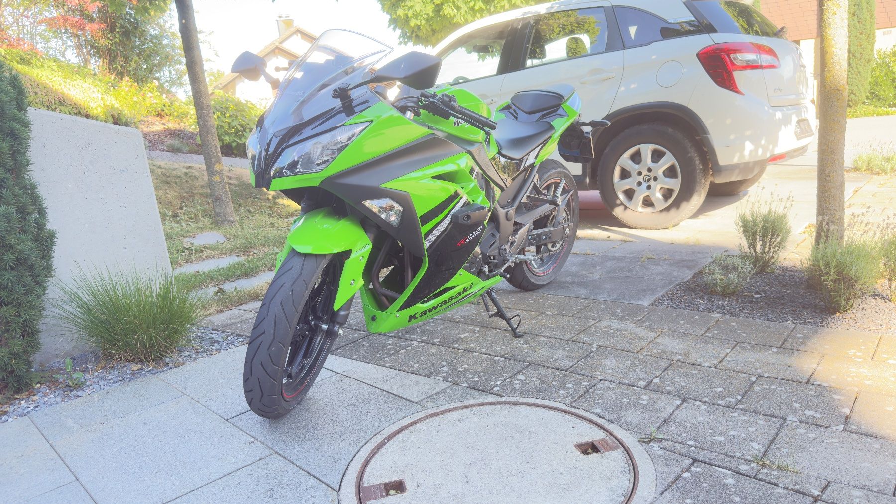 Kawasaki Strada: Kawasaki Ninja 300 Special Edition mit ABS – Usato da Hauptwil venduto da aromashop