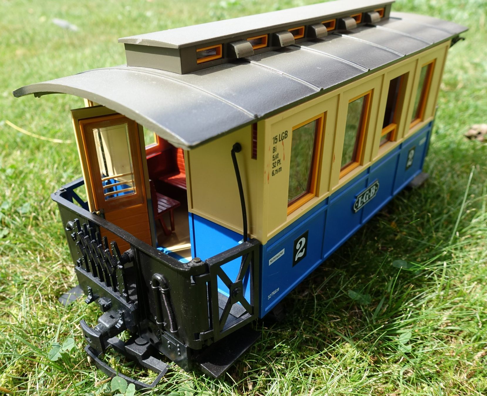 LGB Trains électriques: 2 LGB Personenwagen – D'occasion à Einsiedeln par Amselspitz49 1