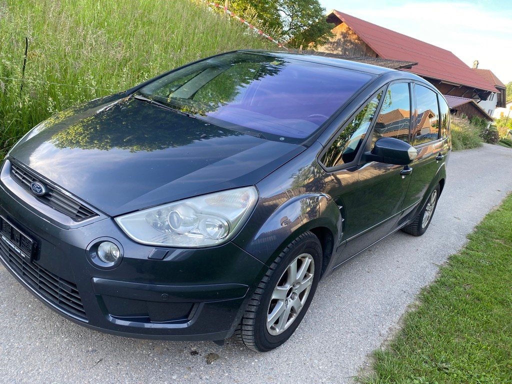 Ford Autos: Auto S-Max für Export – D'occasion à Heitenried par dubach01 1