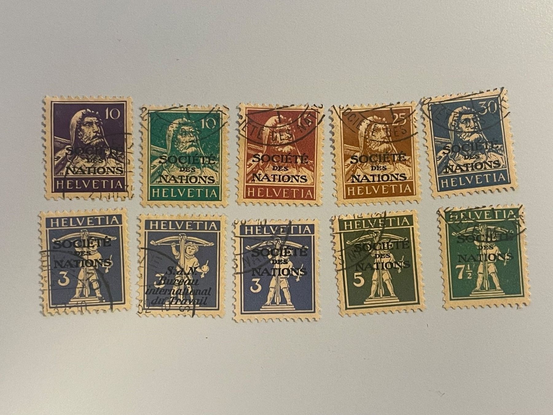 Tutti i francobolli: Dienstmarken Lot, gestempelt – Usato da Küssnacht am Rigi venduto da POSTOMASTER