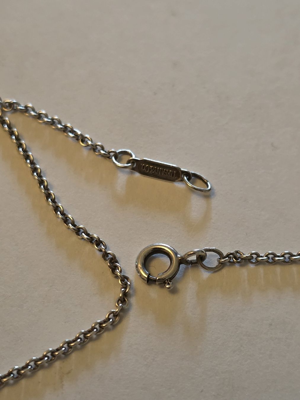 Tiffany & Co. Catenine: Tiffany & Co. 925 Silber Kette & 2 Anhänger – Usato da Binningen venduto da lieblingsstyle 9