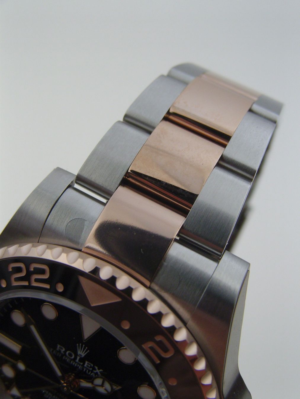 Rolex Uhren: Neue, ungetragene Rolex GMT-Master II Root Beer, im Full-Set – Neu und originalverpackt aus Mels von niezie2002 8