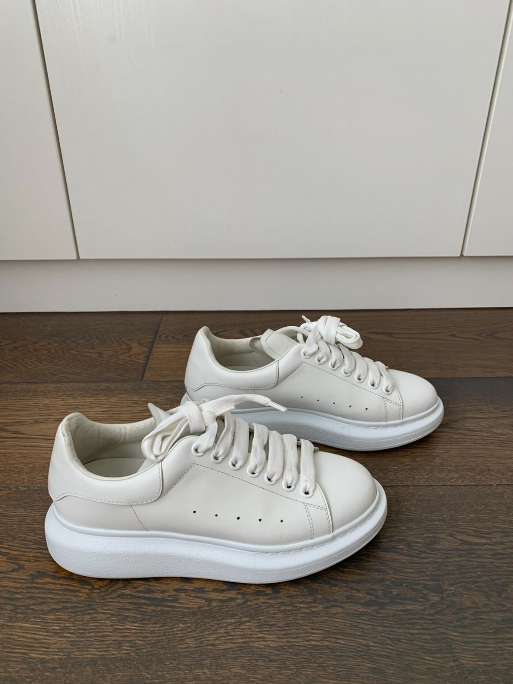 Alexander Mcqueen Scarpe da donna: Alexander McQueen Oversized Sneakers Gr. 39 – Usato da Zug venduto da Cobra.73 6
