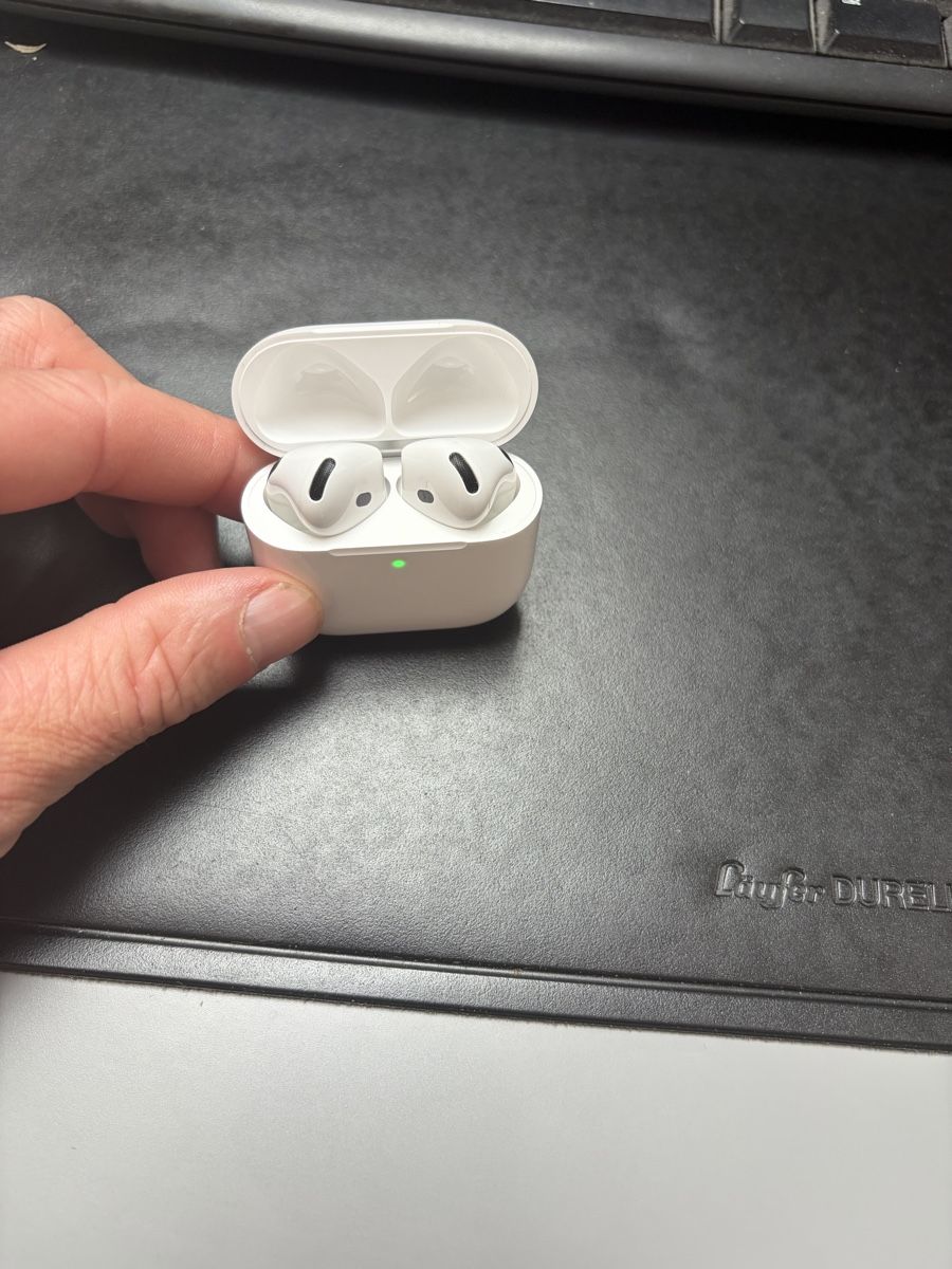 Apple Casques audio: Apple AirPods gen. 4 – Neuf (Voir description) à stettlen par brafam 1