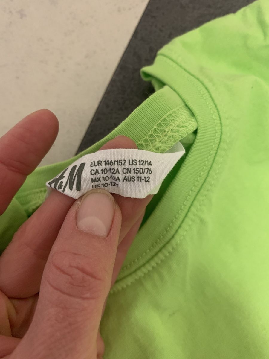 H&M Chemises, T-shirts & Polos: Zwei Shirts – D'occasion à Luzern par Boudin03 3