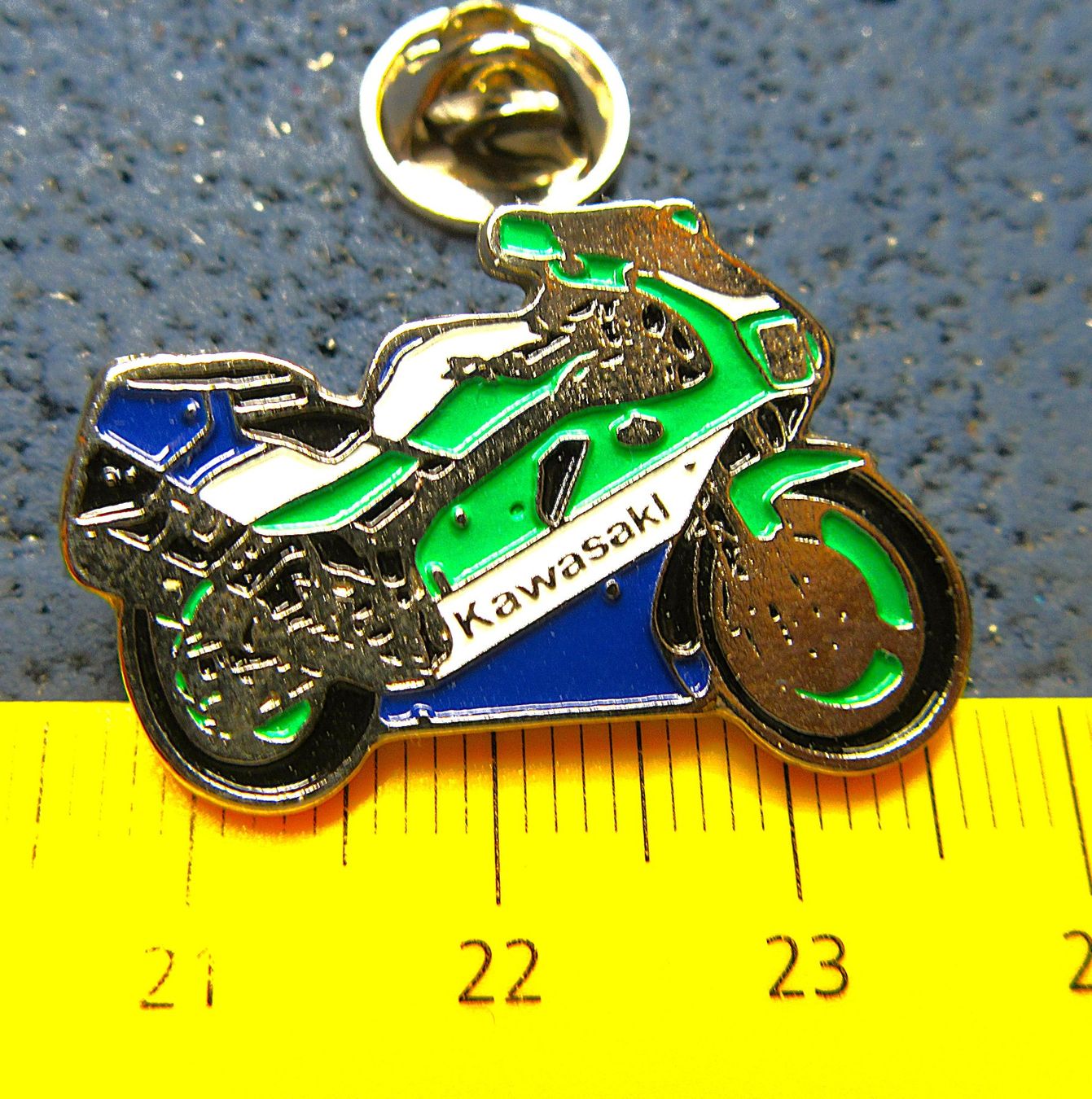 Placchette & Badge: KAWASAKI MOTORRAD PIN – Usato da Ettingen venduto da Hausi4711