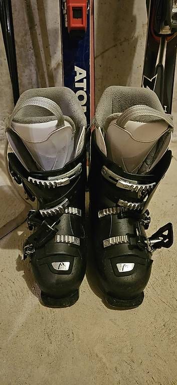 Skis: Ski set with good condition  – Gebraucht aus Enggistein von onu_7c28 4