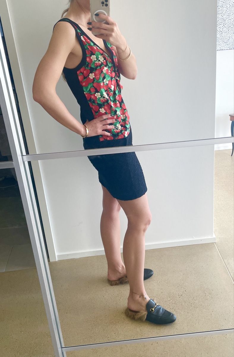 Dolce & Gabbana Top: Dolce & Gabbana Strawberry Top – Usato da Stäfa venduto da Nicole093 7
