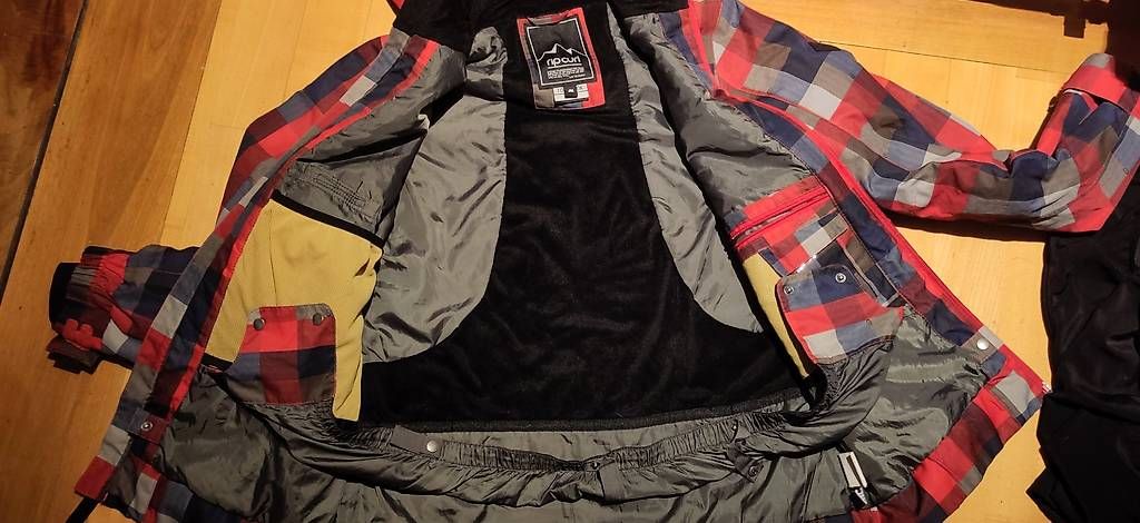 Jacken: Coole snowboardjacke von rip curl Grösse M – Gebraucht aus Zürich von brendlerb 1
