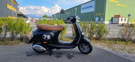 Wunderschöne PIAGGIO VESPA ET4 125