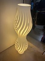 Stehleuchte Design weiss geschwungen guter Zustand