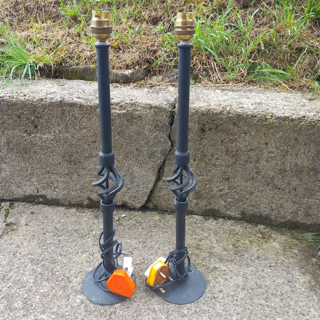 Lampes: Tischlampen 2er Set Eisen UK Anschkuss – D'occasion à Ebnat-Kappel par blazzi