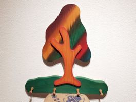 Kindergarterobe aus Holz