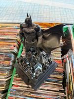Batman Arkham Knight Collector's Statue Gotham City Light Up