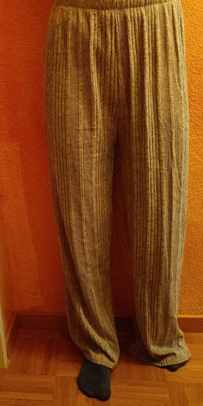 Hosen: Strickhose – Gebraucht aus Pfäffikon sz von Suim