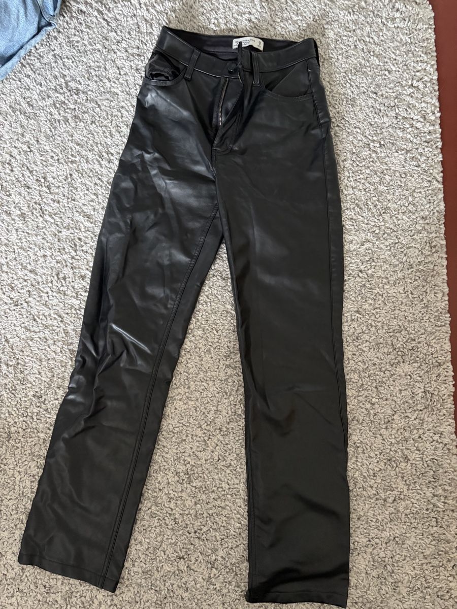 Abercrombie Pantaloni: Lederimitat Hosen – Nuovo (secondo la descrizione) da Sevelen venduto da sarah_selina