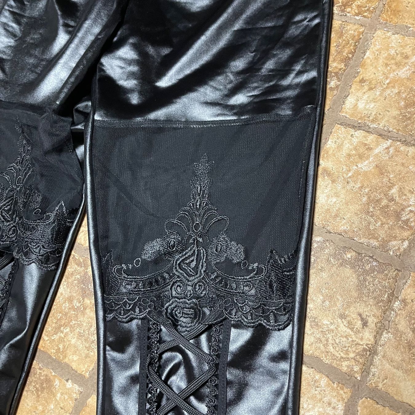 Leggings: Chic Leggings ecopelle con lacci, e dettagli trasparente- – Nuovo e nell'imballaggio originale da Gordevio venduto da LanaZimm 8