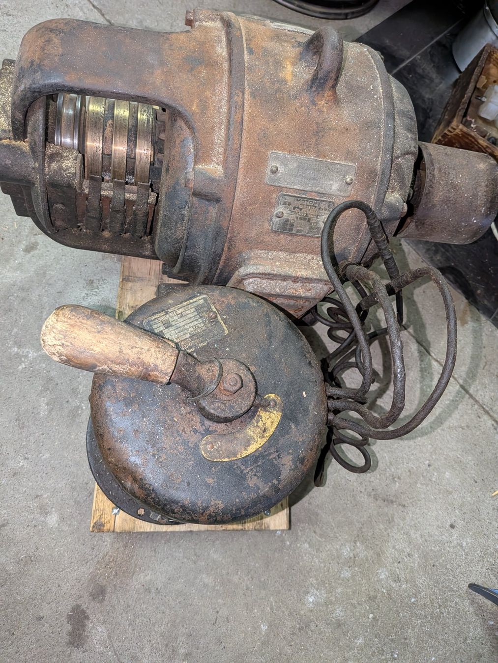 ABB  Motori: Alles muss raus !!!!! Brown Broveri Motor uralt ab 5 Fr – Usato da Lyss venduto da Spartan76