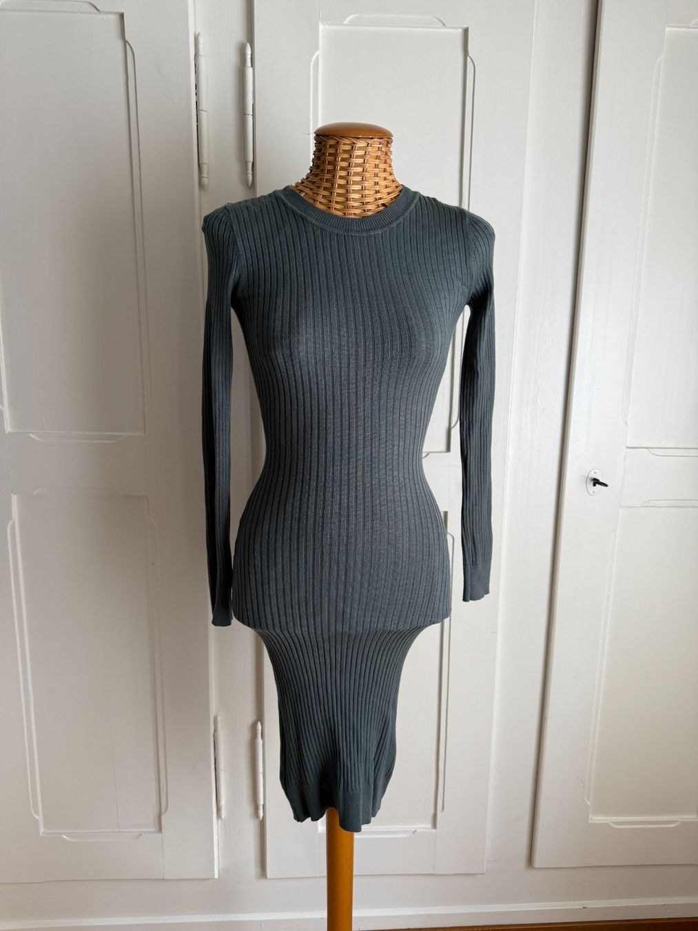 Vestiti: EVEN & ODD - Strickkleid gerippt petrol XS – Usato da Zürich venduto da Diazaio