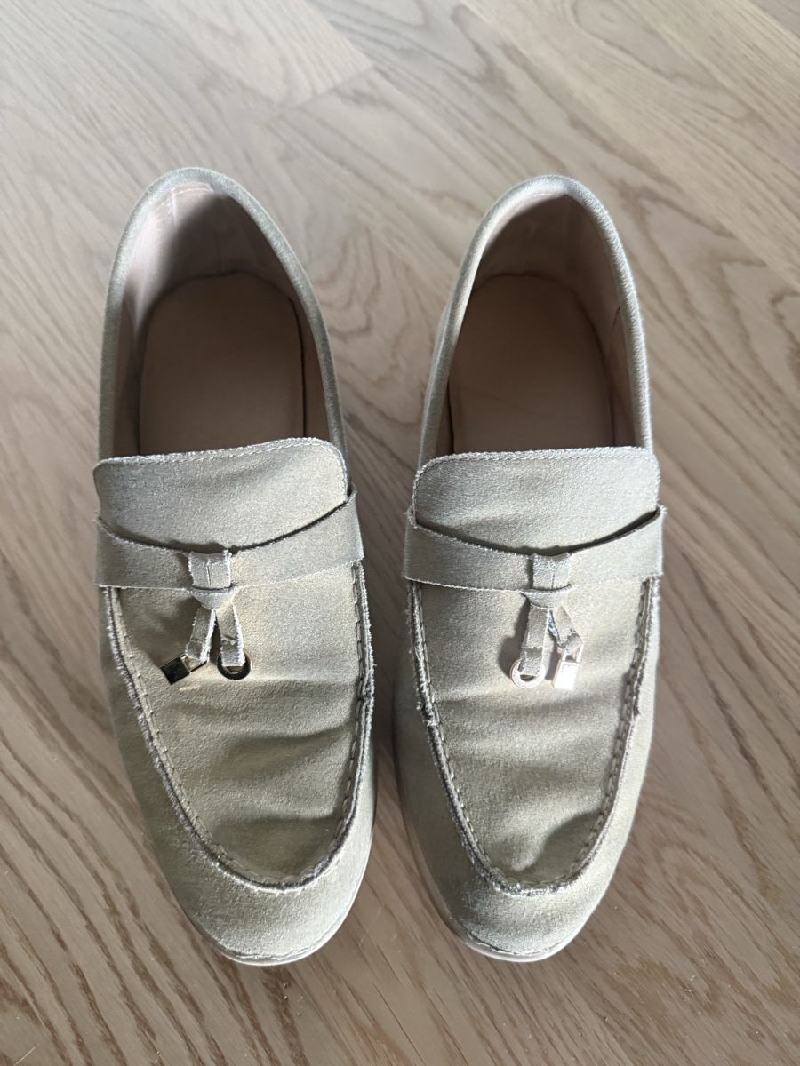Scarpe da donna: Slipper beige Wildlederoptik gebraucht Zustand – Usato da Dübendorf venduto da zhe_69pd