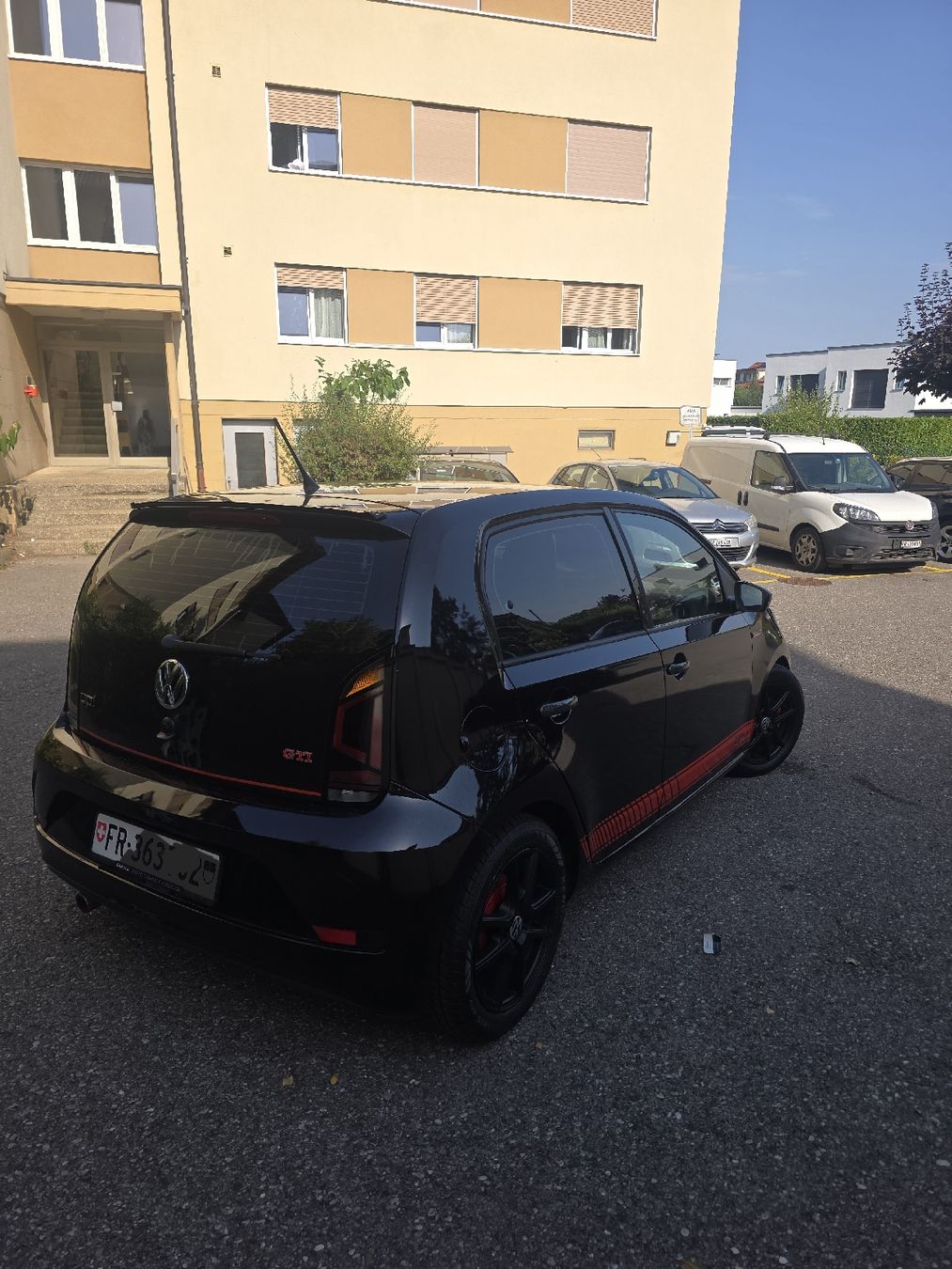 VW Automobili: vw up 1.0 2017  60CH – Usato da Fribourg venduto da iss_z7qr 3